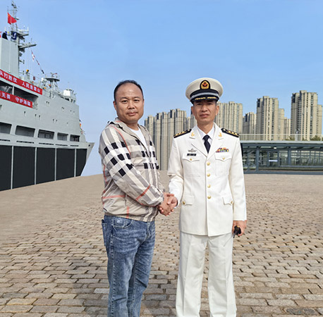 海軍某部靠球